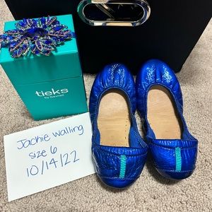 Size 6 Sapphire Blue Tieks
